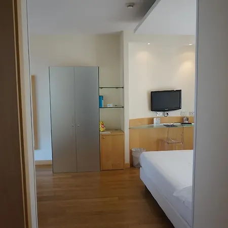 Leonardo Boutique Termini 4*