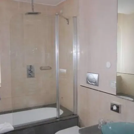 Leonardo Boutique Termini 4*