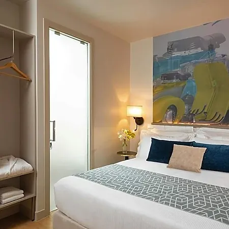 Leonardo Boutique Termini 4*