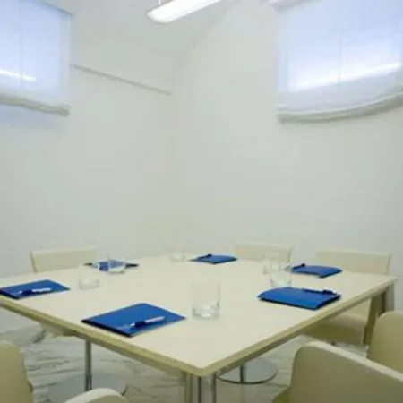 Otel Leonardo Boutique Termini 4*